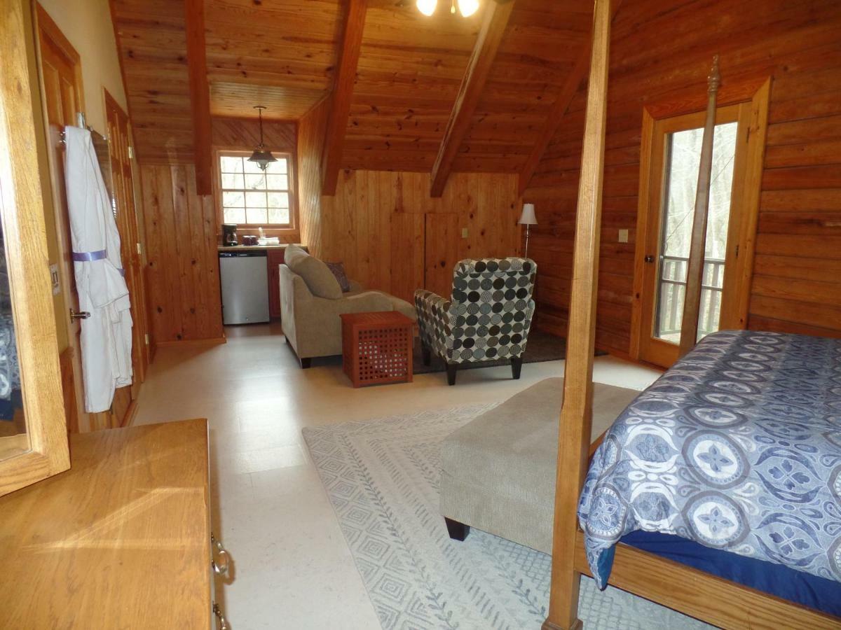 Creekside Paradise Robbinsville